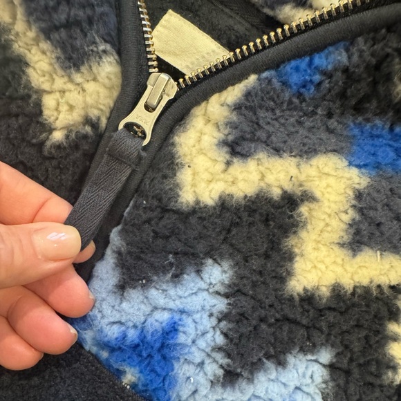 Navy and Blue Chevron Fleece Pullover by AERIE💙cute comfy cozy💙see pic 4 details - Picture 7 of 10